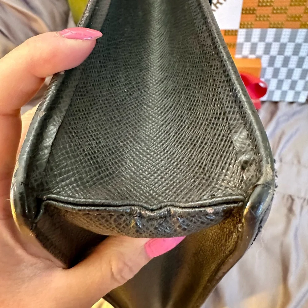 Auth Louis‎ Vuitton Black Taiga Porto Document Angara